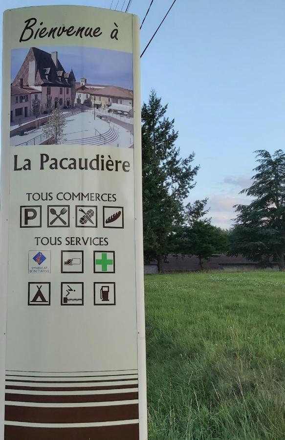 Отель Au Pays D'Angeline La Pacaudiere Экстерьер фото